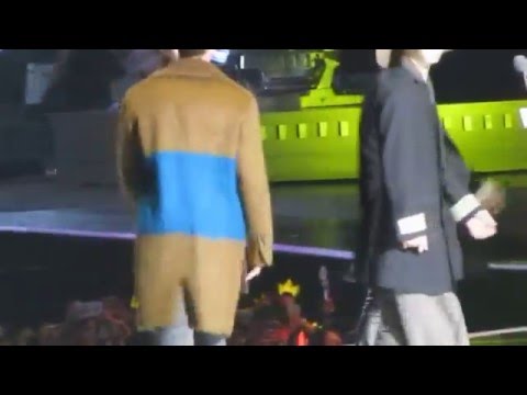 15.12.2 SHINee at waiting area & winning Best Dance Perf Male @MAMA 2015 -HK