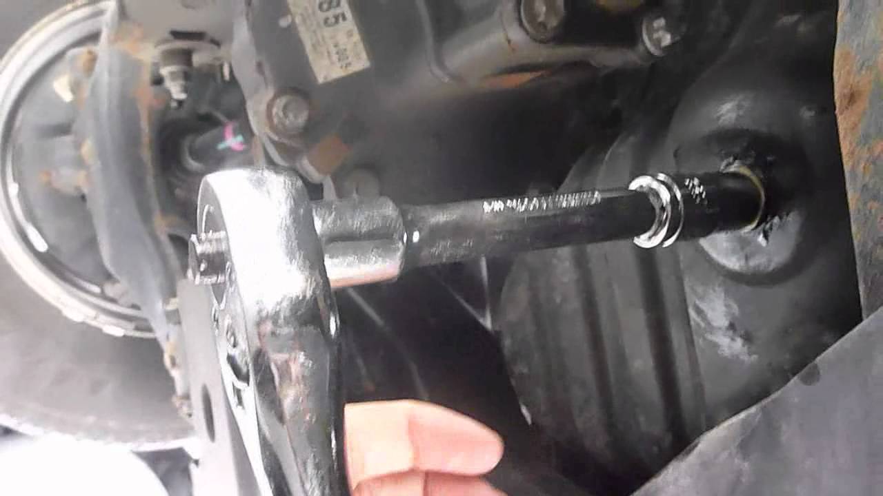 2006 toyota tundra differential oil change #3