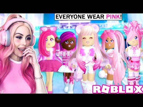 I GOT EVERYONE IN THE SERVER TO CHANGE THEIR OUTFIT TO PINK! I CAN'T BELIEVE IT WORKED! Royale High