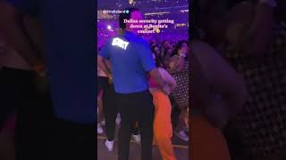 Dallas Security Dancing With Girls at Bad Bunny's concert. Is this the best job ? 🤣