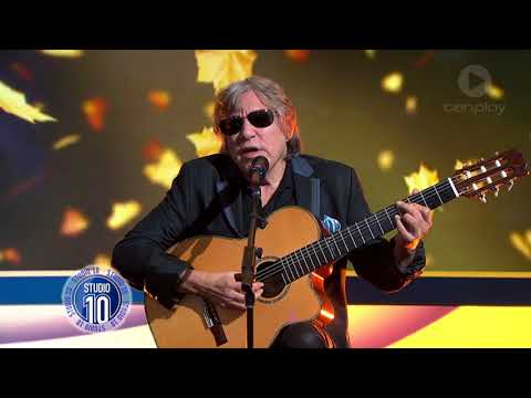 Jose Feliciano Performs 'California Dreamin' | Studio 10