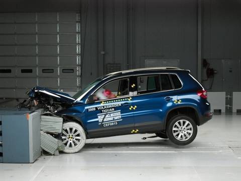 Відео краш-тесту Volkswagen Tiguan з 2008 року