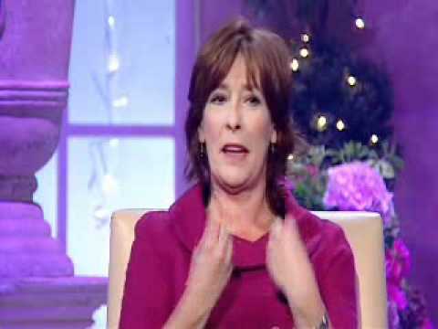 Phyllis Logan on Alan Titchmarsh 2010 - YouTube