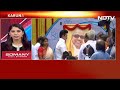 M Karunanidhi Anniversary | Tamil Nadu Chief Minister Mk Stalin Pays Tribute To M Karunanidhi - 01:43 min - News - Video