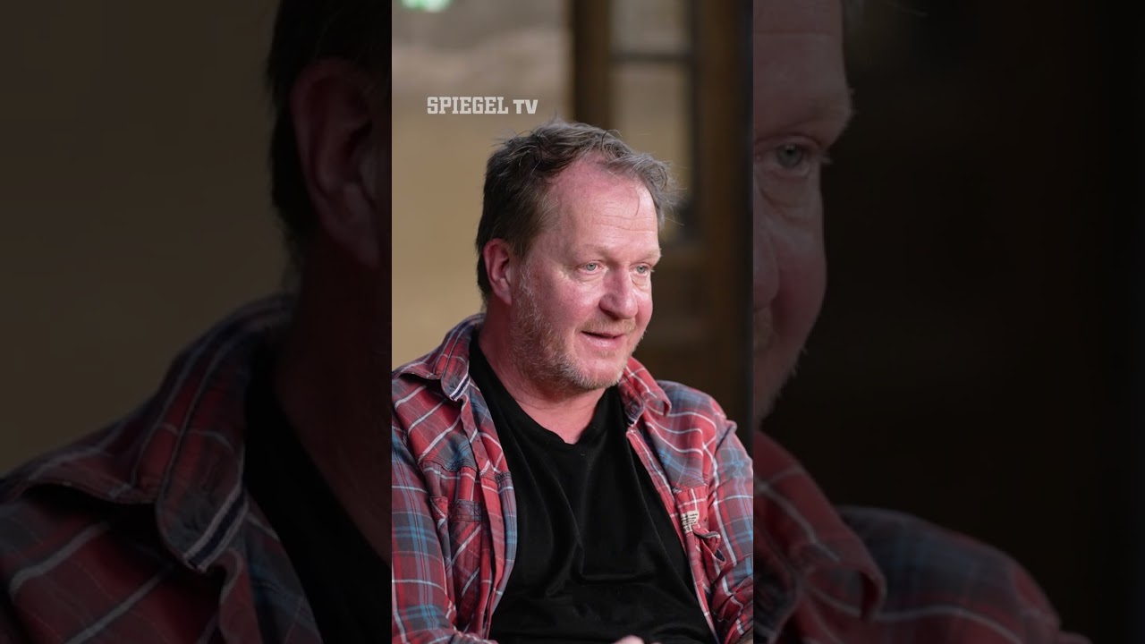 Friedhelm Busse – Der Altnazi und seine neuen Anhänger | SPIEGEL TV Shorts