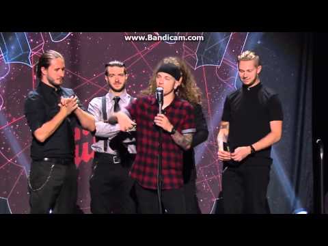The 1975 win the APMA for Best International Band
