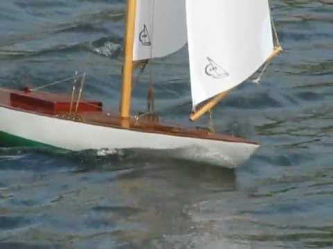 vintage marblehead model yacht