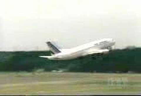 Plane crash - YouTube