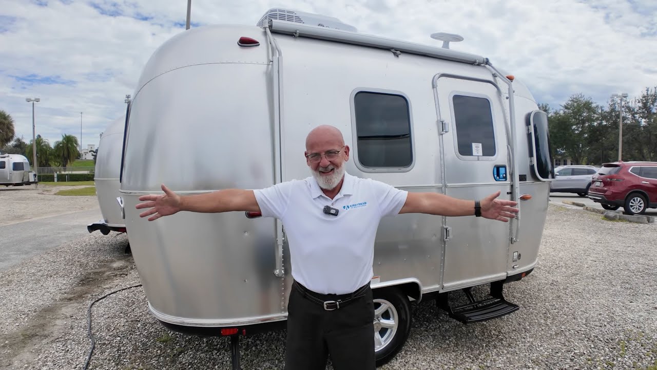 Die kleinsten Camper der Welt! Airstream Bambi 16