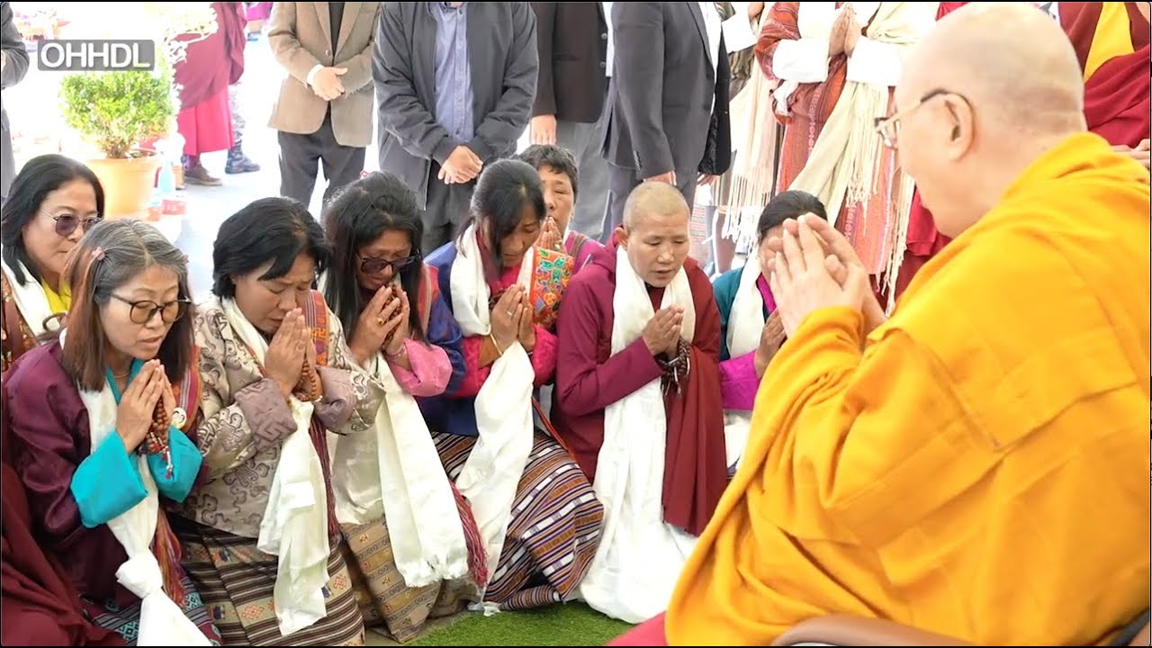 ༧གོང་ས་མཆོག་ནས་འབྲུག་གི་དད་ལྡན་པ་གཙོ་བོར་གྱུར་བའི་ཕྱི་ནང་གི་དད་ལྡན་དོན་གཉེར་ཅན་མང་པོར་མཇལ་ཁ་བསྩལ།