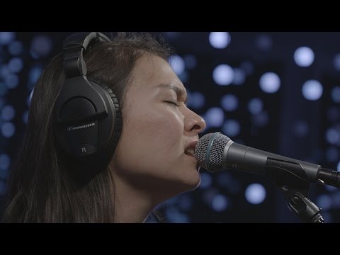 Mitski - Happy (Live on KEXP)