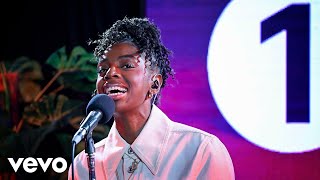 Cat Burns - There's Just Something About Her in the Live Lounge