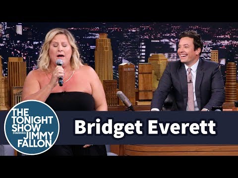 Bridget Everett Gets a Standing Ovation for Her