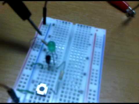 Circuito electrónico básico en protoboard - YouTube