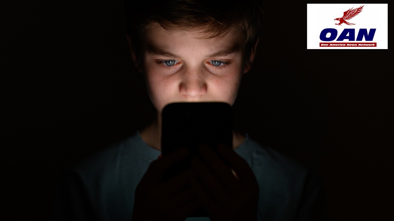 Internet as 'Dark Alley' for Kids: Paul Renner On Online Safety Law