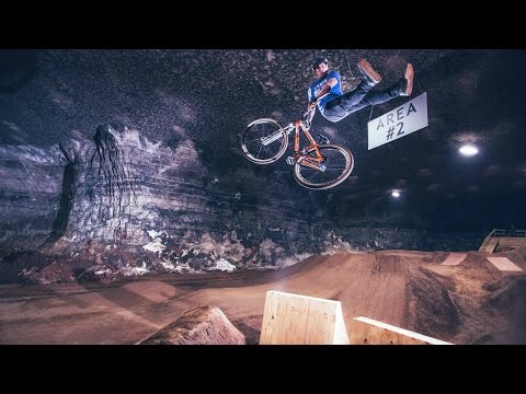 Underground MTB Slopestyle Session in the Mega Cavern 