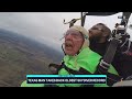 106-year-old Texas man takes back oldest skydiver record  - 01:55 min - News - Video