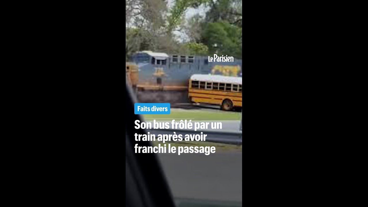 Son bus est frôlé par un train après avoir franchi le passage à niveau
