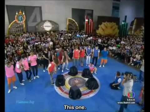Lay of EXO-M in game show. He had scolded!