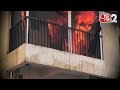 AAJTAK 2 | GREATER NOIDA की GAUR CITY की बिल्डिंग में लगी भयंकर आग, कई लोग फंसे | AT2  - 01:41 min - News - Video