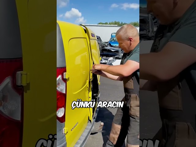 Koca Kapıyı Boşu Boşuna Parçaladı.. 🚗 🍎