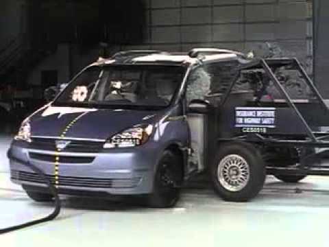 2004 Toyota sienna crash test ratings