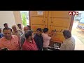 ఈవీఎంలను ఎలాంటి సెక్యూరిటీ తరలిస్తున్నారో చూడండిషాద్‌నగర్ చేరుకున్న ఈవీఎంలు. || Telangana Elections]  - 04:02 min - News - Video