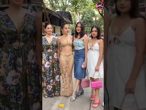 Urfi Javed Spotted With Her Sisters | Fever FM #urfijaved