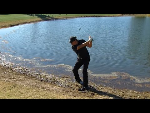Phil Mickelson makes miraculous birdie from the mud