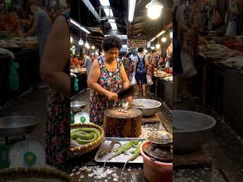 a busy day in a wet market in the Philippines(selling exotic animals) #exoticfoods #wetmarket #wild