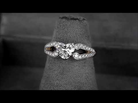 Помолвочное кольцо с бриллиантом в форме сердца