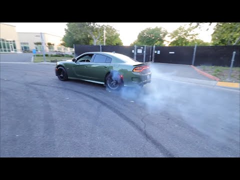 LEARNING HOW TO DRIFT/SLIDE IN MY 392 SCATPACK