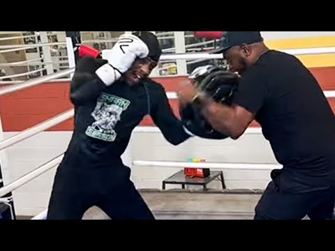 Scooter Davis SMASHING PADS like Gervonta Davis; leaves trainer SORE after HITTING LIKE MIDDLEWEIGHT