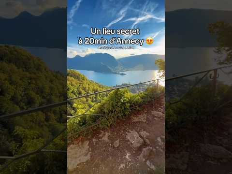 Une grotte cachée avec une vue de fou ! 🤩 #grotte #annecy #hautesavoie #secret #montagne #vue