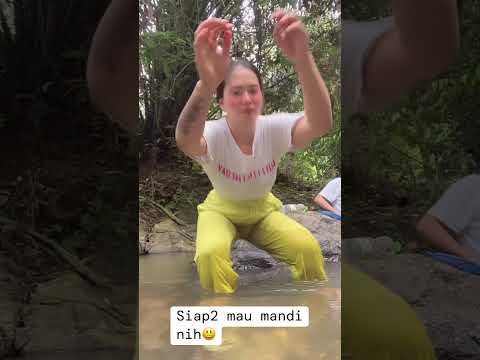 #mandisungai #shortsfeed #shorts #viral #cute #waterfall #humor #outfit #funny #comedy #vlog