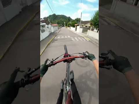 Lucas Borba has no fear going this fast in the streets!