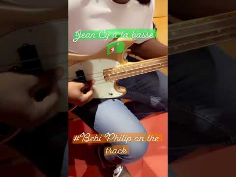 Image: #JeanCy à la basse ? et @BebiPhilipofficiel #onthetrack ? #vibrationuniverselle #toutlaisse (U)