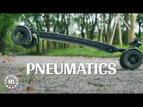 The unique pneumatic tyres of Backfire Hammer
