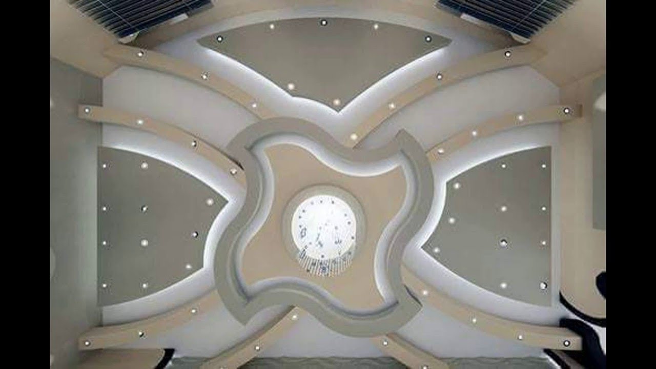 Уникальный дизайн потолка в виде фигур для холла