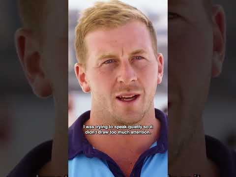 Gross behaviour 😠 #bondirescue #lifeguard #beach #shortsfeed