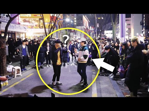 구경하던 남학생이 비트박스 공연중 난입해 놀라운 즉흥 댄스 ㄷㄷ