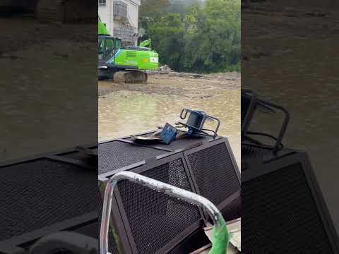 ngày 17 tháng 10, 2025