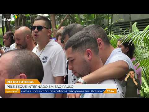 Pelé segue internado em São Paulo; quadro é estável