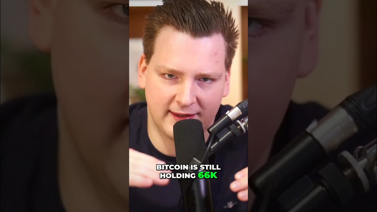 Bitcoin's next move: Breakout or buy zone? shorts