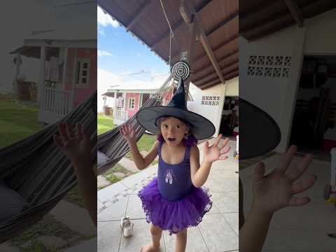 ELA VIROU UMA BRUXA 😱