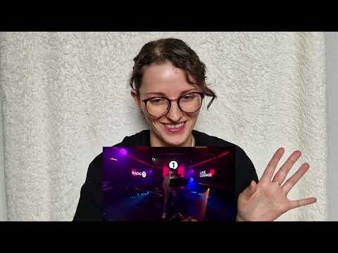 StoryBoard 3 de la vidéo Jung Kook - Let There Be Love in the Live Lounge REACTION