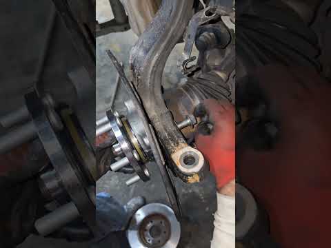 Nissan Patrol front wheel Bearing noise #<strong>auto</strong> #mechanic #<strong>shorts</strong> #idea