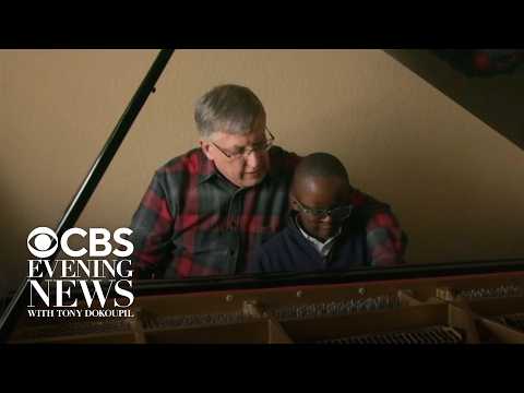 Photo for: After a stranger gifts a boy with autism a piano, he dazzles the world: "He's Mozart level"