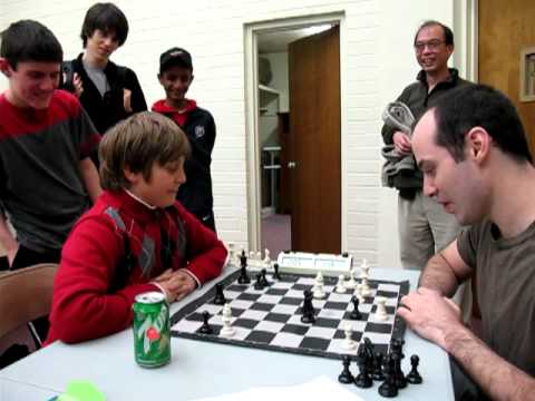 10-latek pokonuje mistrza szachowego! 