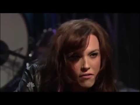 Halestorm VS The Pretty Reckless // Live Battle (Emotion)